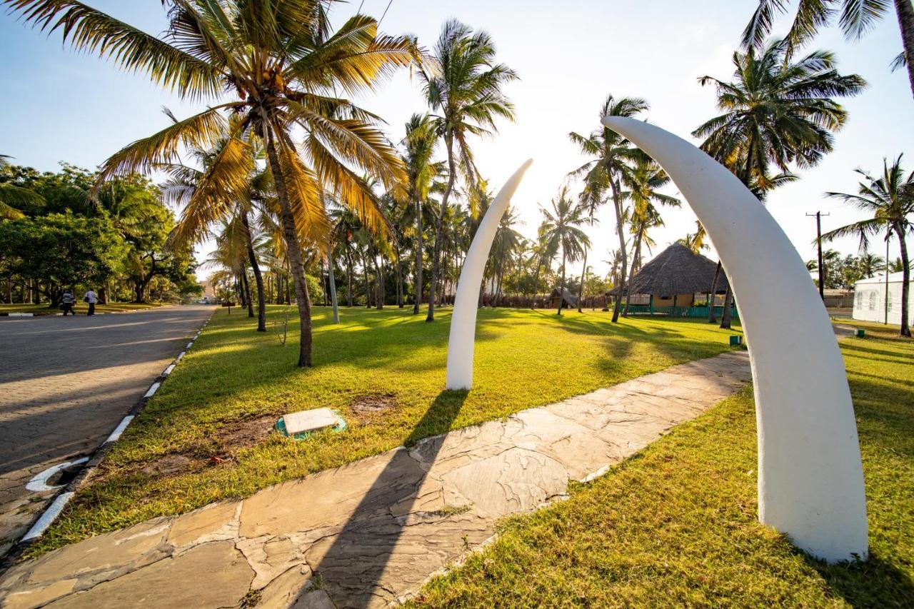 Prideinn Flamingo & Mombasa