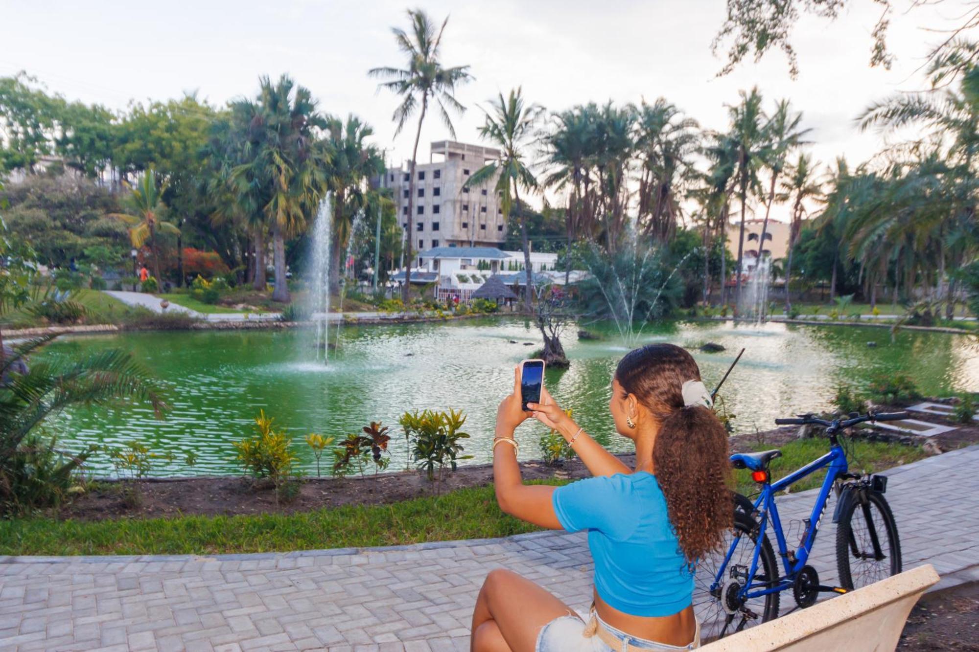 Prideinn Flamingo & Mombasa